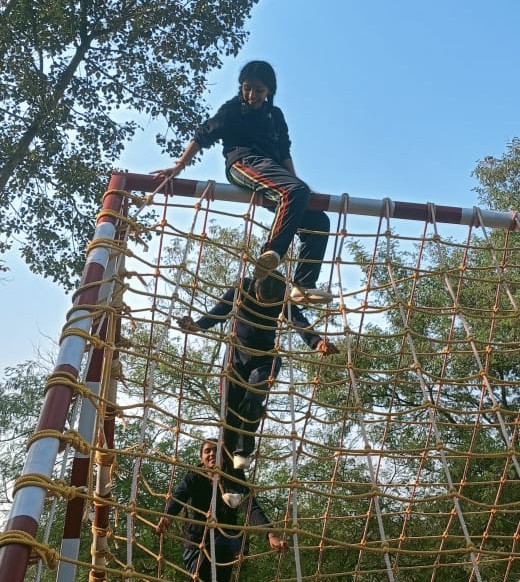 Students exploring new place